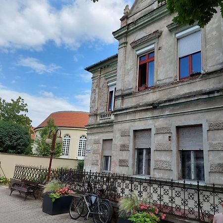 Holdfény apartman Siófok Esterno foto