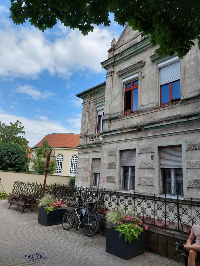 Holdfény apartman Siófok Esterno foto